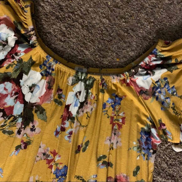 MOA Off the Shoulder Floral Blouse - Picture 2 of 3
